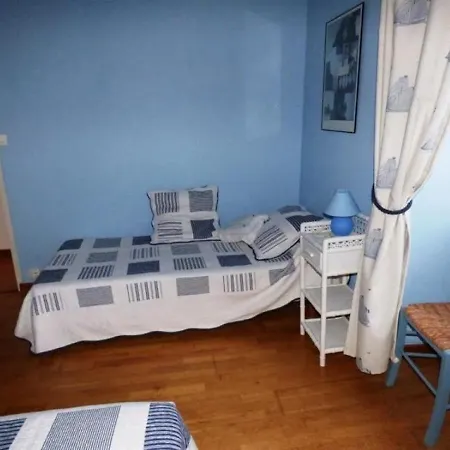 House 7 Personnes Emplacement Ideal : Quartier Du Passage / Port De Peche. Villa